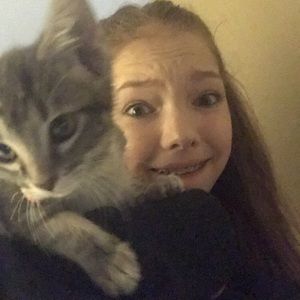 Meet your Posher, Holly